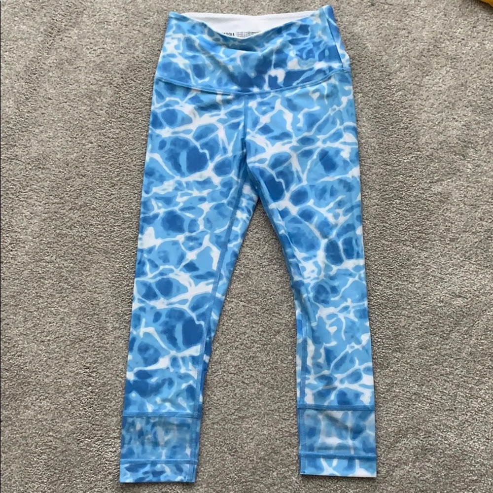 NWOT Victoria Sport crop leggings